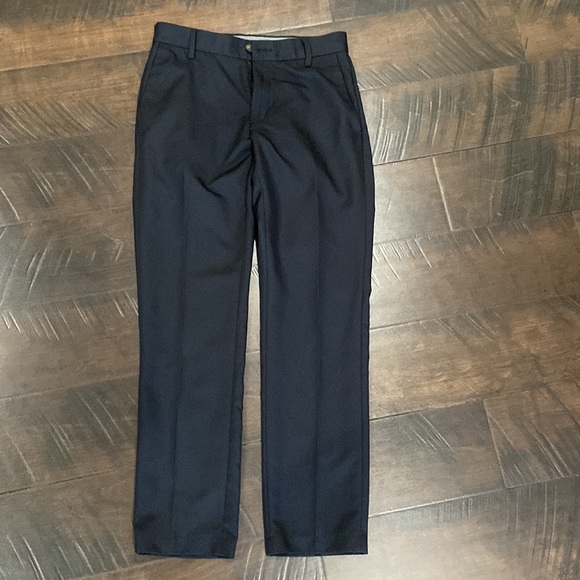 Amazon essential men’s slim fit flat front dress pants. Black 29Wx30L. - Picture 4 of 6